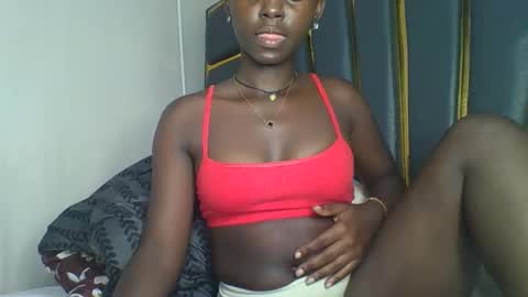 Bella online show from November 10, 2025, 7:02 pm