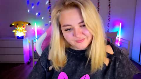 Snapshot of hornycakee chatting on September 9, 2025, 9:42 am HornyCakee online show from September 9, 2025, 9:42 am