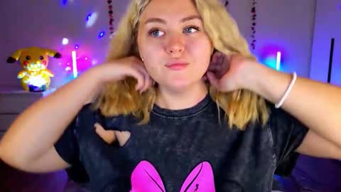 Snapshot of hornycakee chatting on September 22, 2025, 9:33 am HornyCakee online show from September 22, 2025, 9:33 am