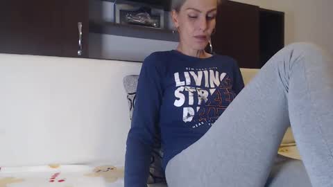 AshlineKatte online show from September 26, 2025, 6:23 pm