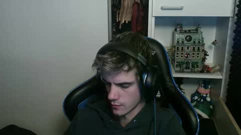 Joey online show from November 20, 2025, 1:17 am