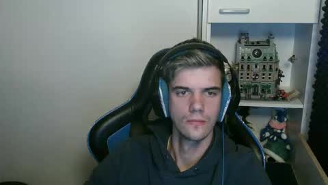 Joey online show from November 20, 2025, 7:13 pm