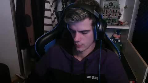 Joey online show from November 22, 2025, 8:30 pm