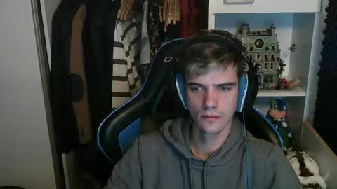 Joey online show from November 24, 2025, 8:19 pm