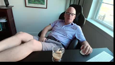 Snapshot of hornynthick70 chatting on May 17, 2026, 9:44 pm hornynthick70 online show from May 17, 2026, 9:44 pm