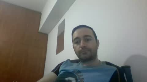 Snapshot of hornysnake69 chatting on February 19, 2025, 1:40 am hornysnake69 online show from February 19, 2025, 1:40 am