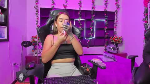 Snapshot of hornyy_mom chatting on September 13, 2025, 1:55 pm hornyy mom online show from September 13, 2025, 1:55 pm
