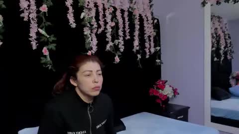 Snapshot of hornyy_mom chatting on September 29, 2025, 12:54 pm hornyy mom online show from September 29, 2025, 12:54 pm