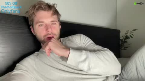 Snapshot of hot8pack01 chatting on December 18, 2024, 8:47 pm Edward aka Wolf online show from December 18, 2024, 8:47 pm