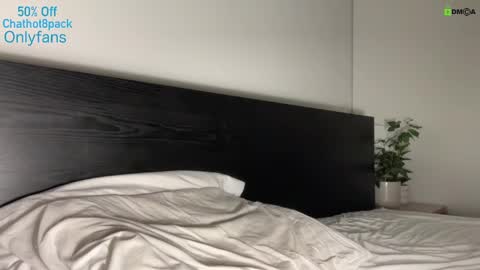 Snapshot of hot8pack01 chatting on December 20, 2024, 7:17 pm Edward aka Wolf online show from December 20, 2024, 7:17 pm