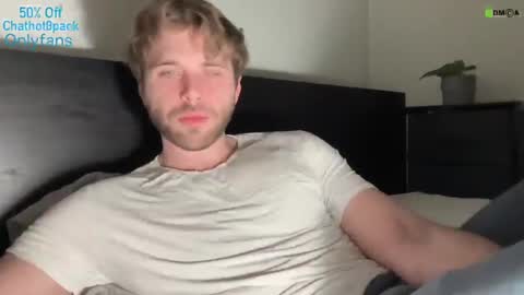 Snapshot of hot8pack01 chatting on January 31, 2025, 4:03 am Edward aka Wolf online show from January 31, 2025, 4:03 am