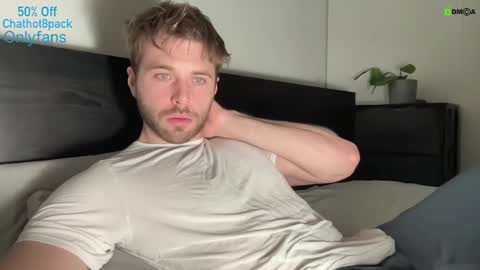 Snapshot of hot8pack01 chatting on February 13, 2025, 11:15 pm Edward aka Wolf online show from February 13, 2025, 11:15 pm