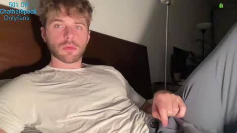 Snapshot of hot8pack01 chatting on November 13, 2025, 11:25 pm Edward aka Wolf online show from November 13, 2025, 11:25 pm