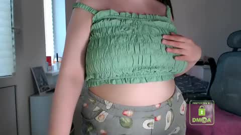 Snapshot of hot_and_pretty chatting on May 17, 2026, 2:46 pm Lila online show from May 17, 2026, 2:46 pm