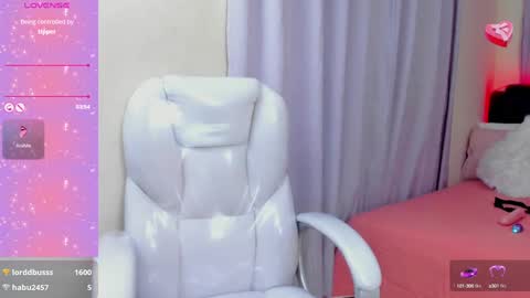 Snapshot of hot_beauty__ chatting on January 25, 2025, 5:51 am VALENTINA online show from January 25, 2025, 5:51 am