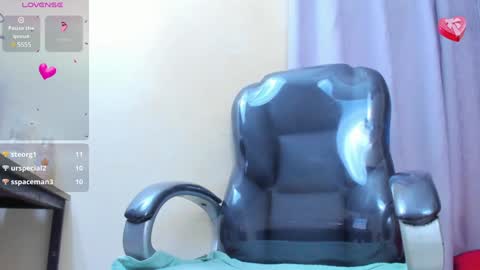 Snapshot of hot_beauty__ chatting on February 8, 2025, 5:29 am VALENTINA online show from February 8, 2025, 5:29 am