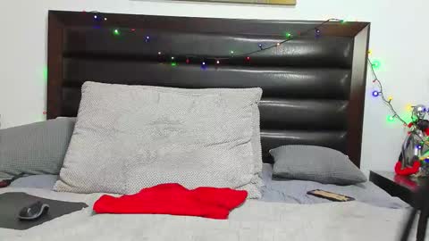 Snapshot of hot_chocolate4u chatting on January 5, 2026, 6:33 pm hot_chocolate4u online show from January 5, 2026, 6:33 pm