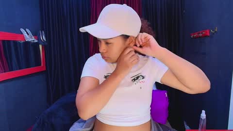 hot chocolate 4u online show from December 16, 2024, 11:33 am