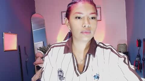 Snapshot of hot_chocolate_4u chatting on February 4, 2026, 12:11 pm hot chocolate 4u online show from February 4, 2026, 12:11 pm