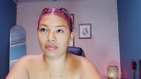 Snapshot of hot_chocolate_4u chatting on February 11, 2026, 12:32 pm hot chocolate 4u online show from February 11, 2026, 12:32 pm