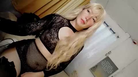 its me CLAUDIA online show from January 17, 2026, 2:38 am