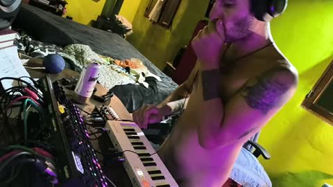 Snapshot of hot_fellow chatting on December 29, 2024, 1:02 am Hot Fellow online show from December 29, 2024, 1:02 am