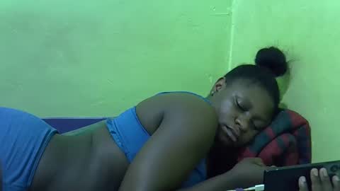 hot_girlly online show from November 30, 2025, 6:39 am