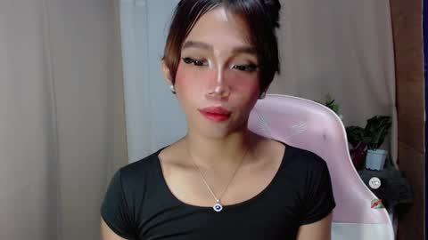 Khianna online show from May 3, 2026, 2:01 pm