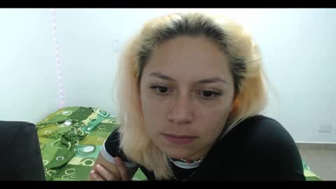 Snapshot of hot_mommymia chatting on January 31, 2025, 11:56 pm Mia online show from January 31, 2025, 11:56 pm