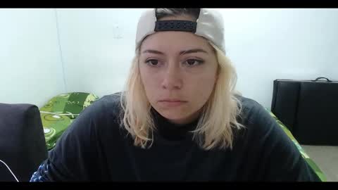 Snapshot of hot_mommymia chatting on February 21, 2025, 12:06 pm Mia online show from February 21, 2025, 12:06 pm