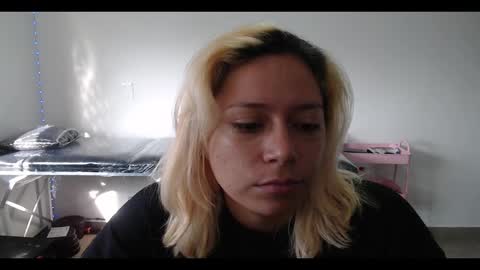 Snapshot of hot_mommymia chatting on March 2, 2025, 1:05 pm Mia online show from March 2, 2025, 1:05 pm