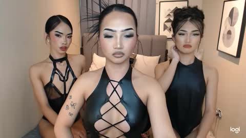 hot_nikki69 online show from March 27, 2026, 8:19 pm