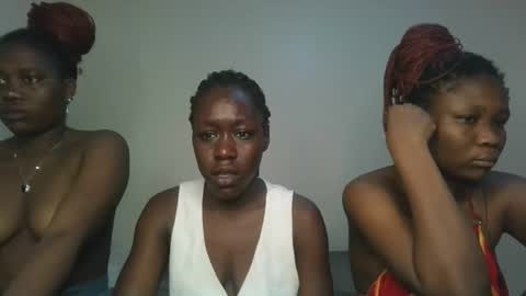 Hot petite online show from November 2, 2025, 12:29 pm