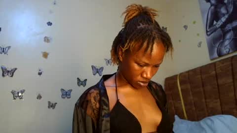 hot petite100 online show from June 19, 2026, 7:45 am