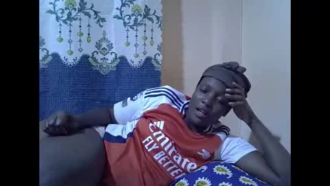 RAYLAH online show from December 2, 2025, 8:26 pm