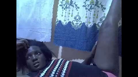 RAYLAH online show from December 15, 2025, 12:42 pm