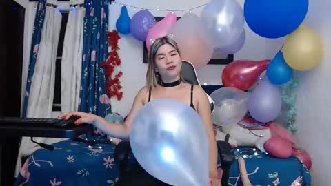 Snapshot of hot_sexy_bunny chatting on February 6, 2025, 12:11 am hot sexy bunny online show from February 6, 2025, 12:11 am