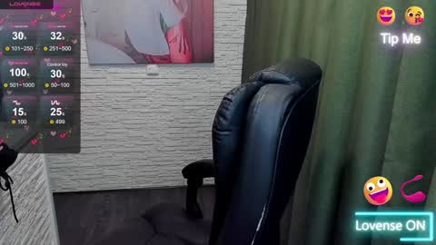 Snapshot of hot_squirtgirl chatting on January 23, 2025, 11:48 am Vasilisa online show from January 23, 2025, 11:48 am