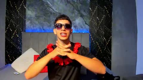 Hot Summer Boy online show from January 15, 2026, 11:19 pm