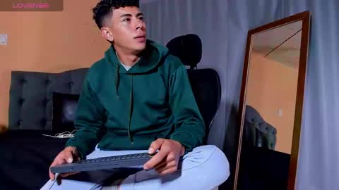 Snapshot of hot_twinks83 chatting on March 10, 2025, 10:15 am hot_twinks83 online show from March 10, 2025, 10:15 am
