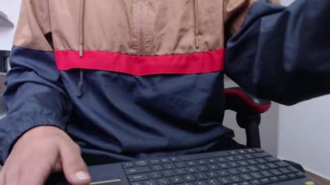 Snapshot of hot_twinks83 chatting on September 17, 2025, 12:40 pm hot_twinks83 online show from September 17, 2025, 12:40 pm