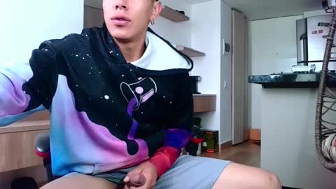 Snapshot of hot_twinks83 chatting on September 27, 2025, 12:21 pm hot_twinks83 online show from September 27, 2025, 12:21 pm
