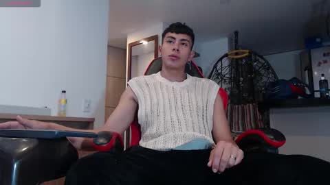 Snapshot of hot_twinks83 chatting on October 16, 2025, 12:39 pm hot_twinks83 online show from October 16, 2025, 12:39 pm