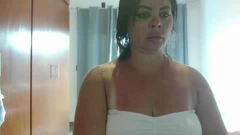 Snapshot of hot_wiffe chatting on April 6, 2026, 10:05 am couple without tabus online show from April 6, 2026, 10:05 am