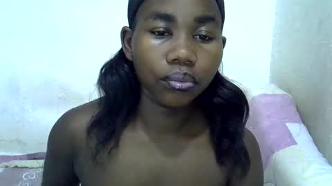 hotagrace online show from November 19, 2025, 7:03 pm