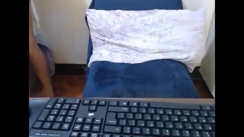 hotasianyue69 online show from April 12, 2026, 5:07 pm