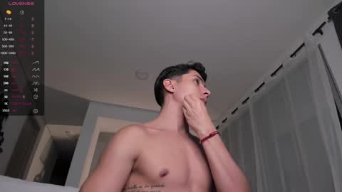 Snapshot of hotay_ chatting on March 4, 2025, 12:50 am Andrew xdres08 online show from March 4, 2025, 12:50 am