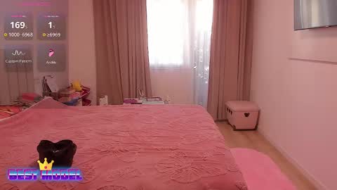 Snapshot of hotbabette chatting on December 18, 2024, 9:14 am SweetBrendy online show from December 18, 2024, 9:14 am