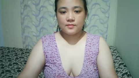 Snapshot of hotbabymomma chatting on February 23, 2025, 8:17 am Lynn online show from February 23, 2025, 8:17 am