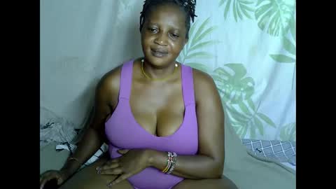 Snapshot of hotcaroo chatting on September 18, 2025, 7:10 am Big Boobs online show from September 18, 2025, 7:10 am